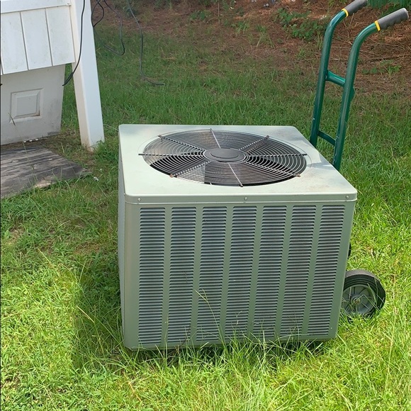 A/c Unit - Picture 3 of 5
